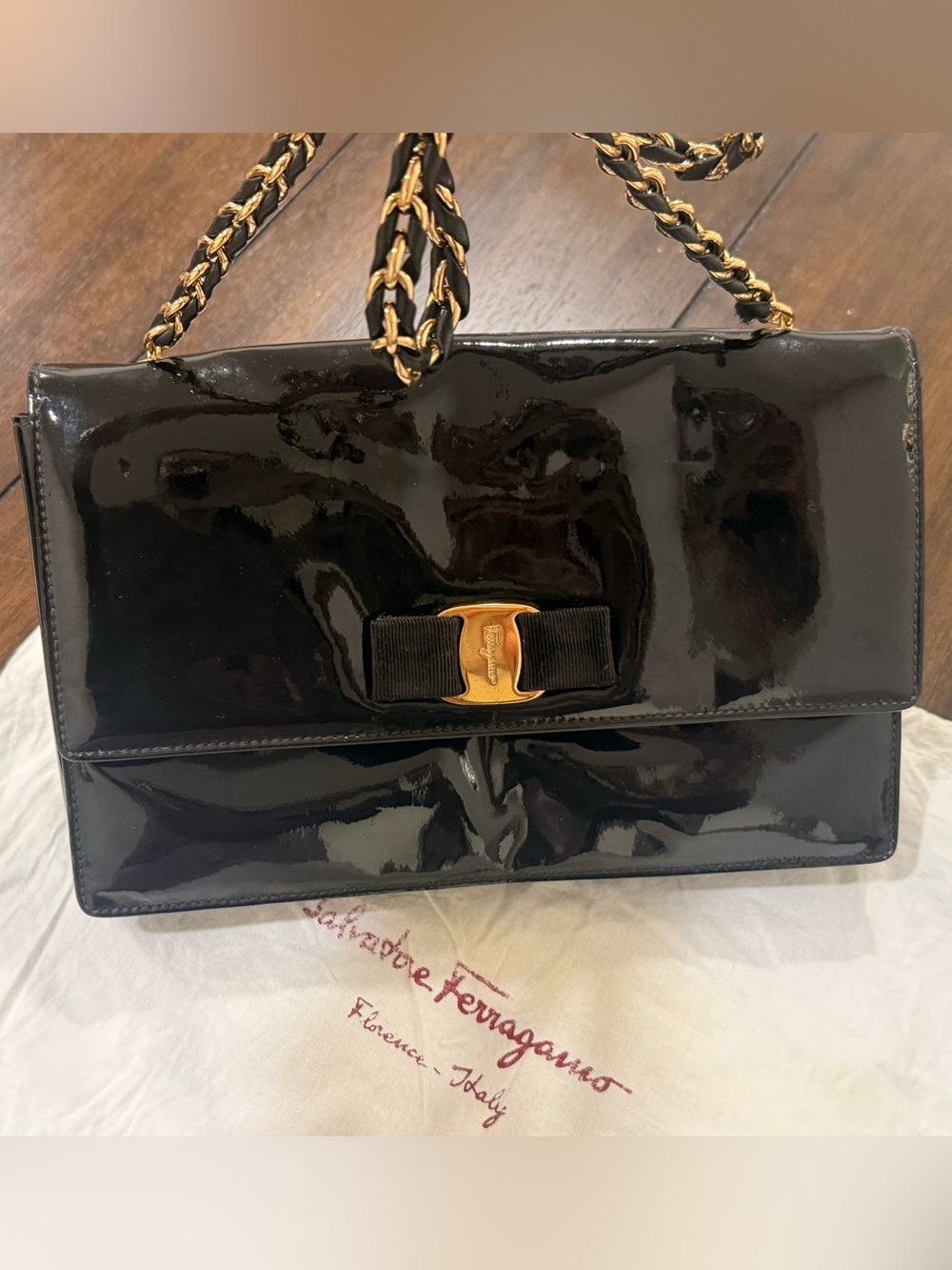 Salvatore Ferragamo Black Patent Vara Bow Chain Shoulder Bag - Picture 11 of 12